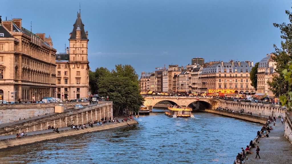 Seine lunch cruise