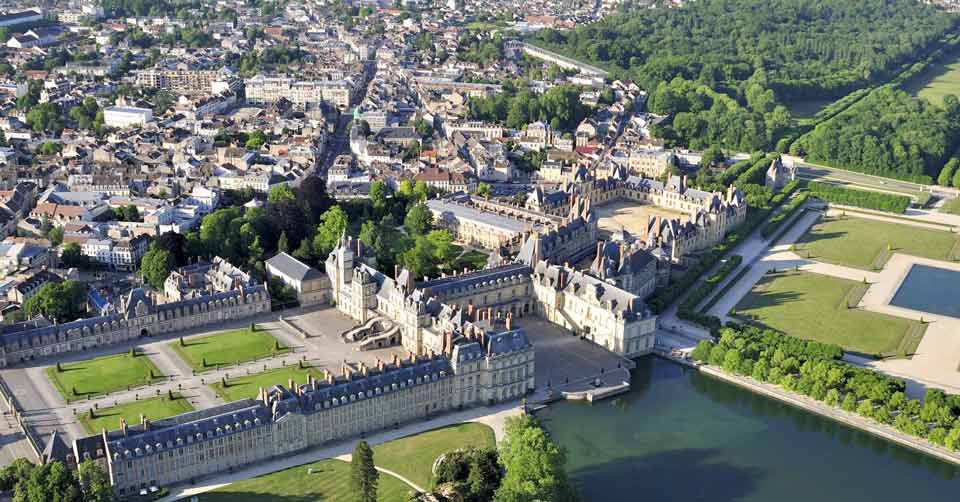 Fontainebleau: Fontainebleau Palace Private Guided Tour