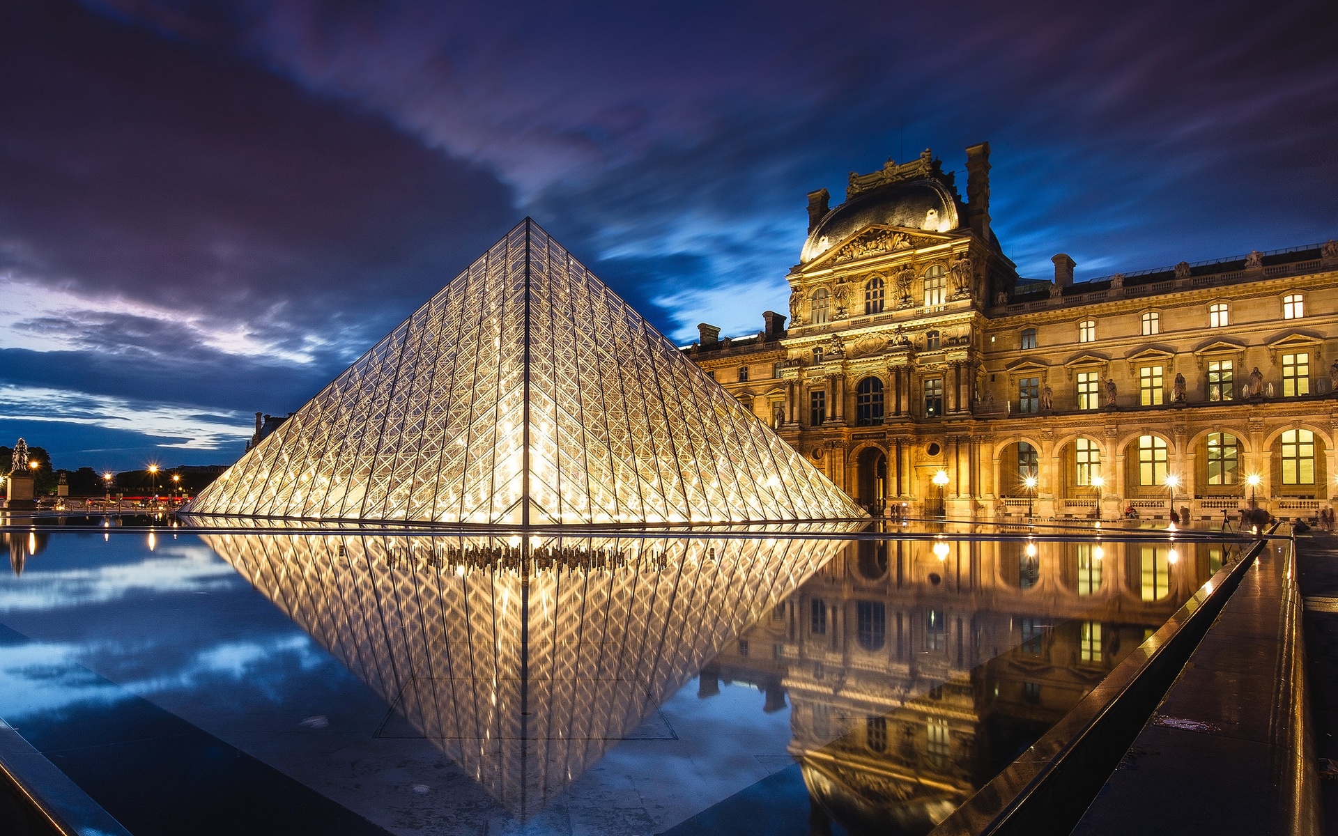 Louvre at night