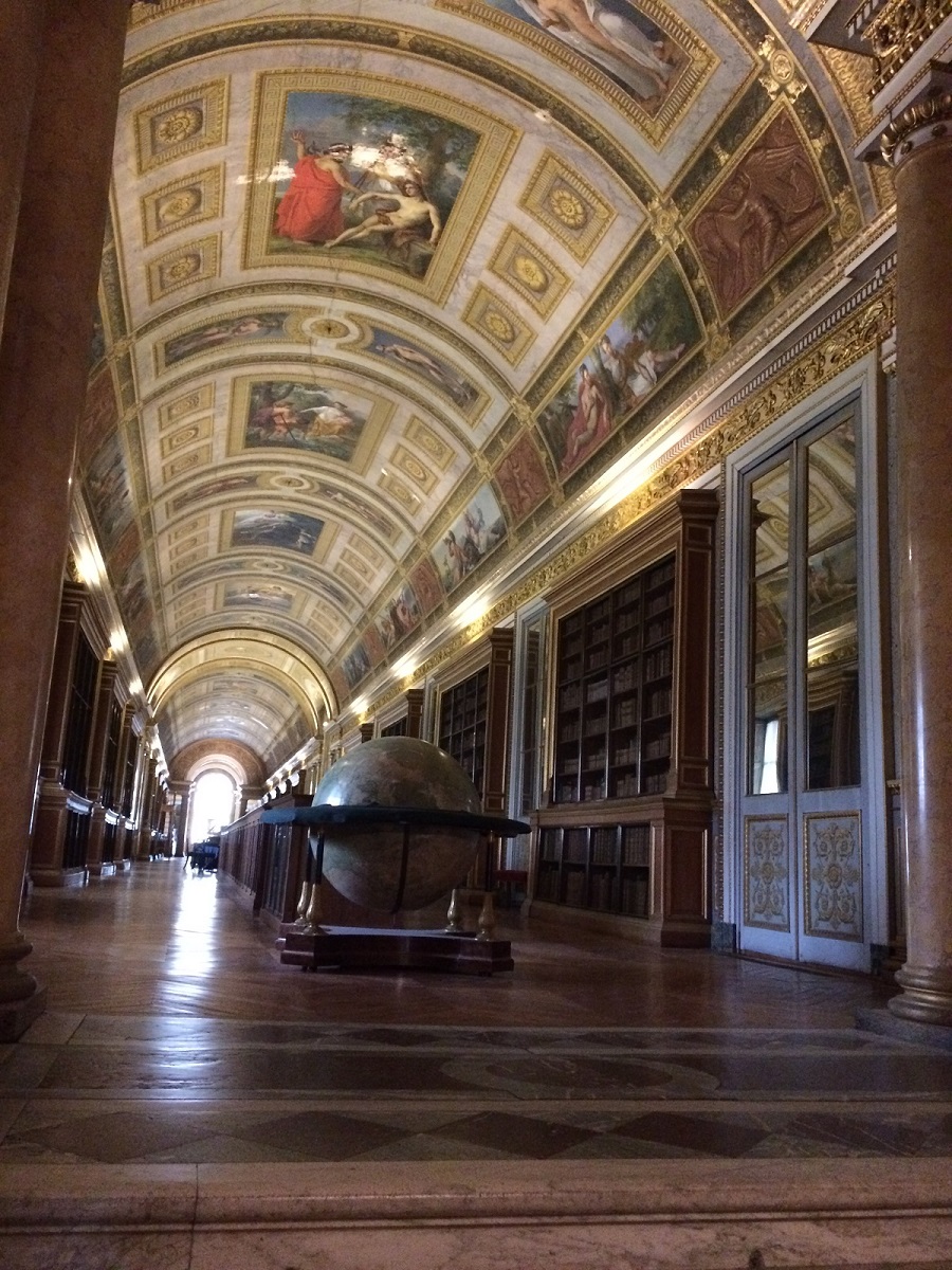 Fontainebleau: Fontainebleau Palace Private Guided Tour