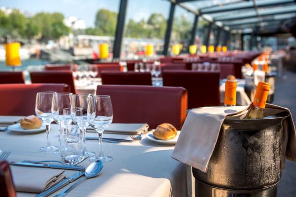 lunch cruise paris
